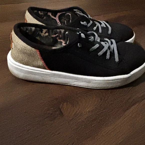 Hey Dudes- Cody- Womens Size 8 Black Sneakers with White Soles - Picture 9 of 9